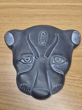 ​Neo-Mfg Egyptian Leopard Head Wall Plaque Bonded Stone King Tut Museum Replica